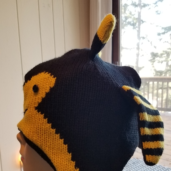 Bee toasty stocking cap - Picture 4 of 7